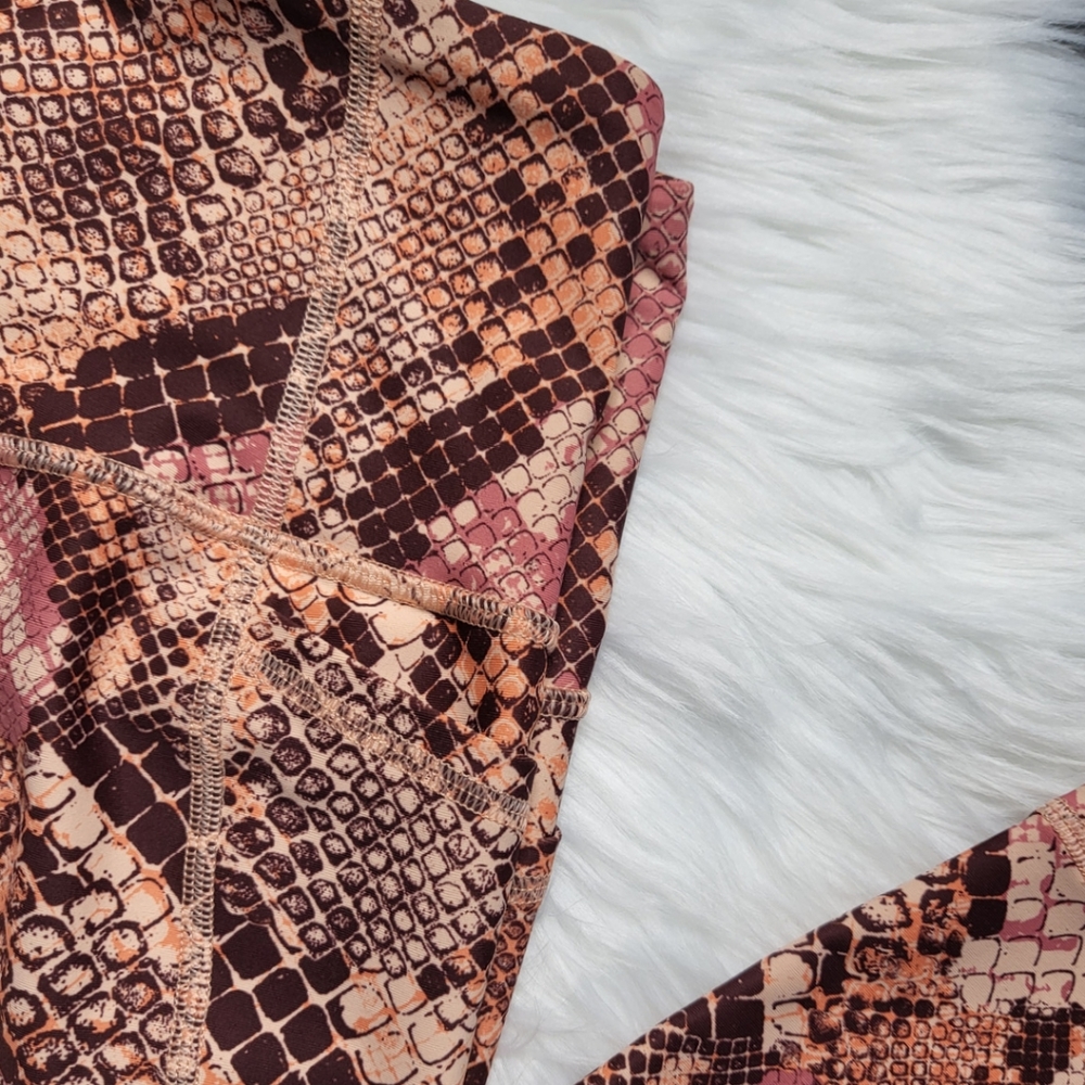 Old Navy - Active Wear Leggings - Snake Skin Print - Picture 2 of 6